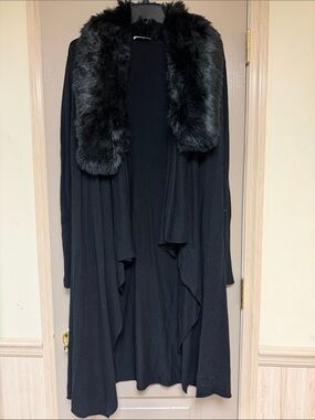 Sioni Black removable Faux Fur Collar Open Cardigan